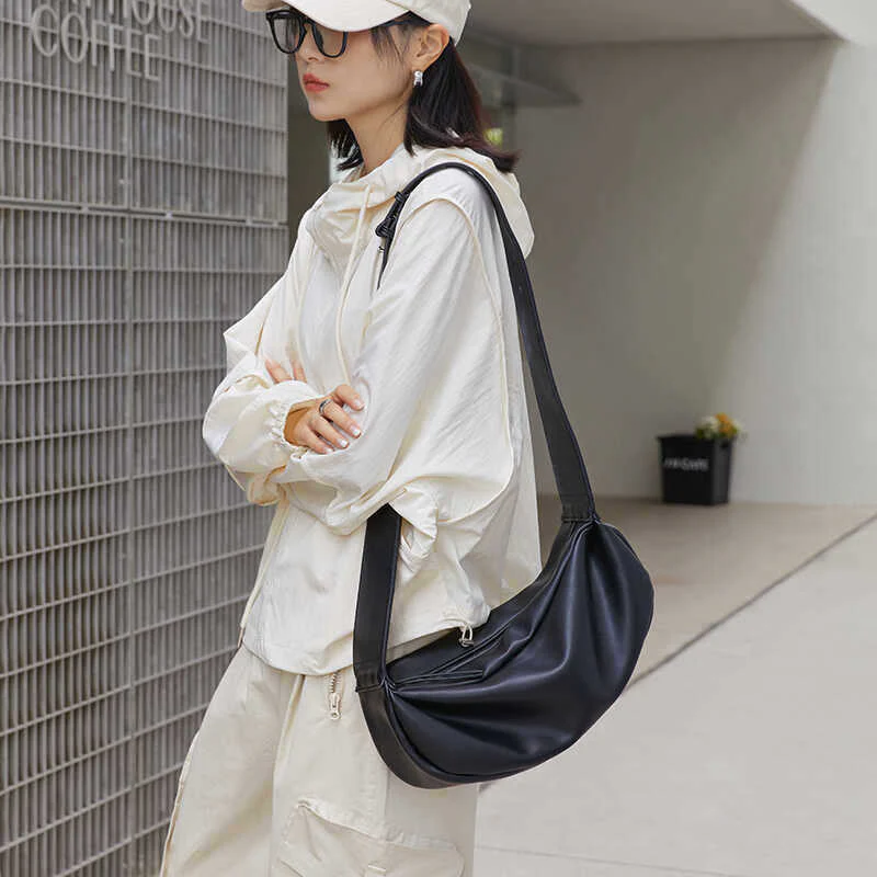 Arabella – Shoulder bag with zipper closure & adjustable strap - Image 4