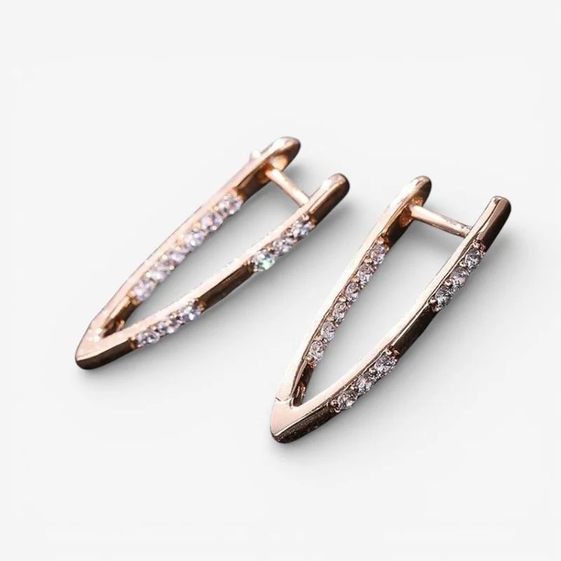 Ava – V-Shaped Earrings