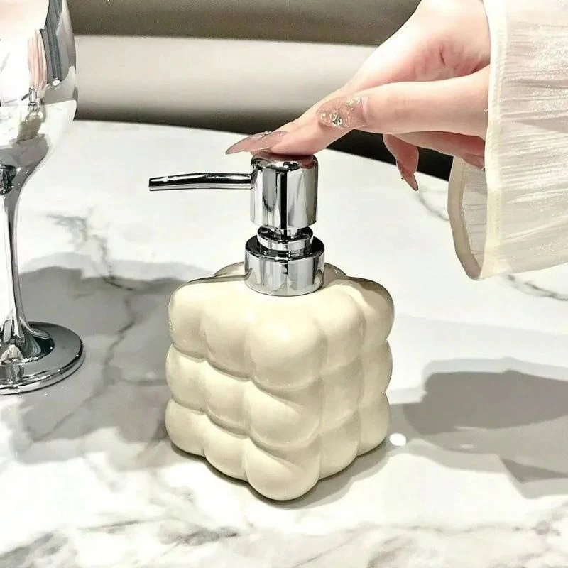 BubbleFlow – Square Soap Dispenser with Bubble Design - Image 4