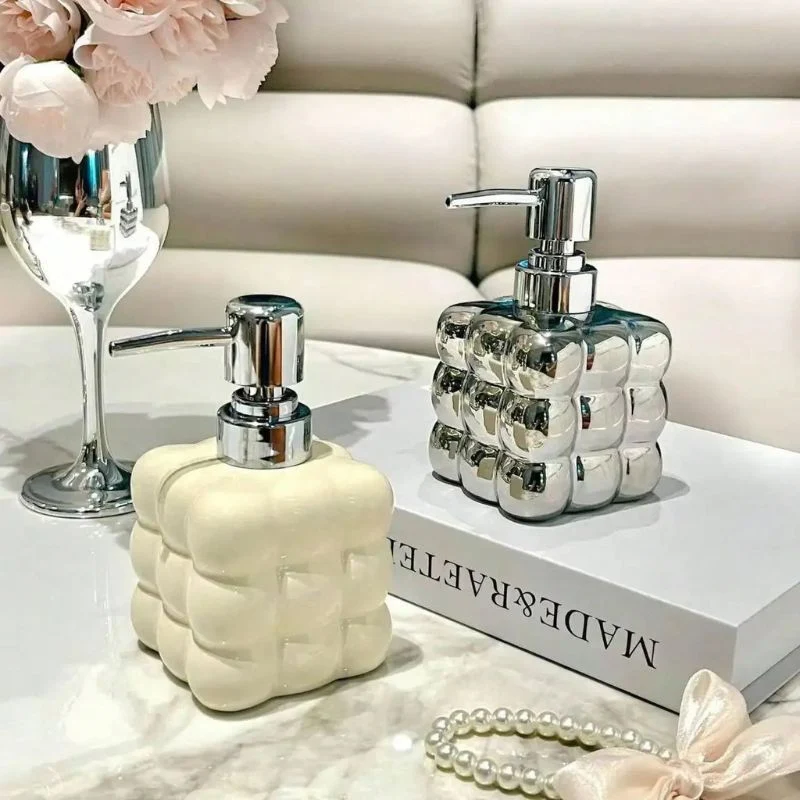 BubbleFlow – Square Soap Dispenser with Bubble Design - Image 6
