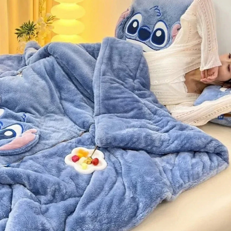 CozyNest – Playful Design Blanket and Pillow Set - Image 9