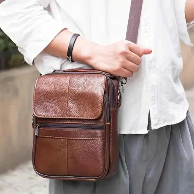David – Large Shoulder Bag with Adjustable Strap & Zipper Closure - Image 4