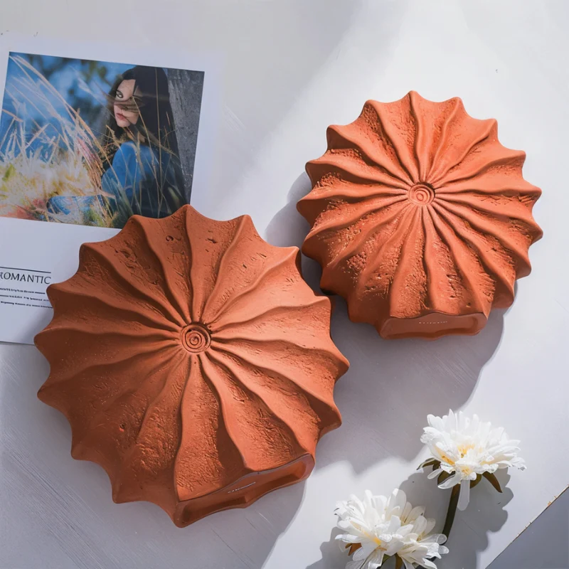 GeoBloom – Decorative Flower Vase with Round Geometric Pleated Design - Image 2