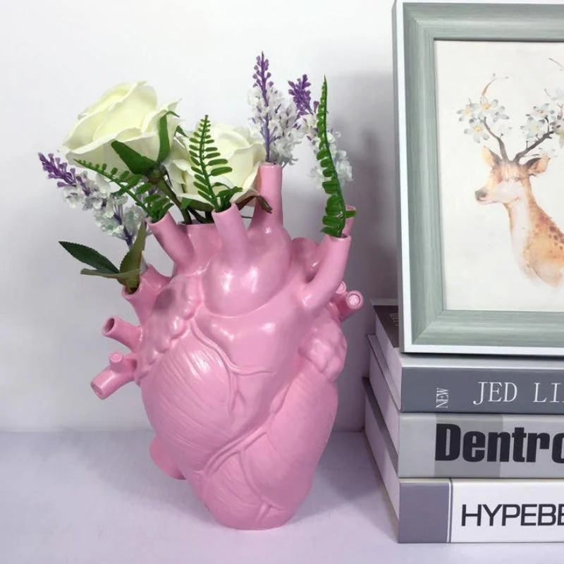 HeartBloom – Heart-shaped Sculpture Vase with Multi-Flower Holder - Image 7
