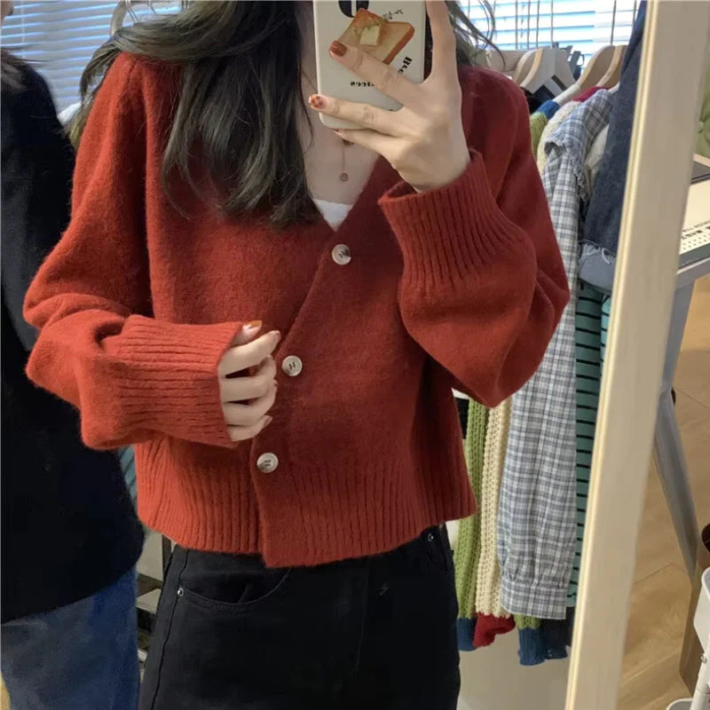 Isabella – Long Sleeve V-Neck Sweater with Ribbed Hem - Image 6