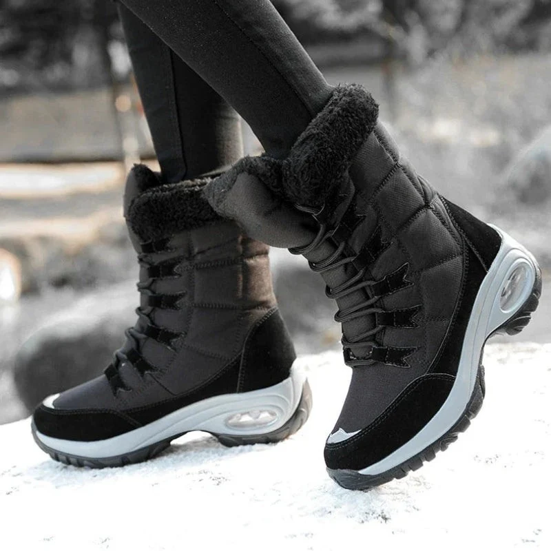 Isla – Non-slip boots with laces and fur detail - Image 4