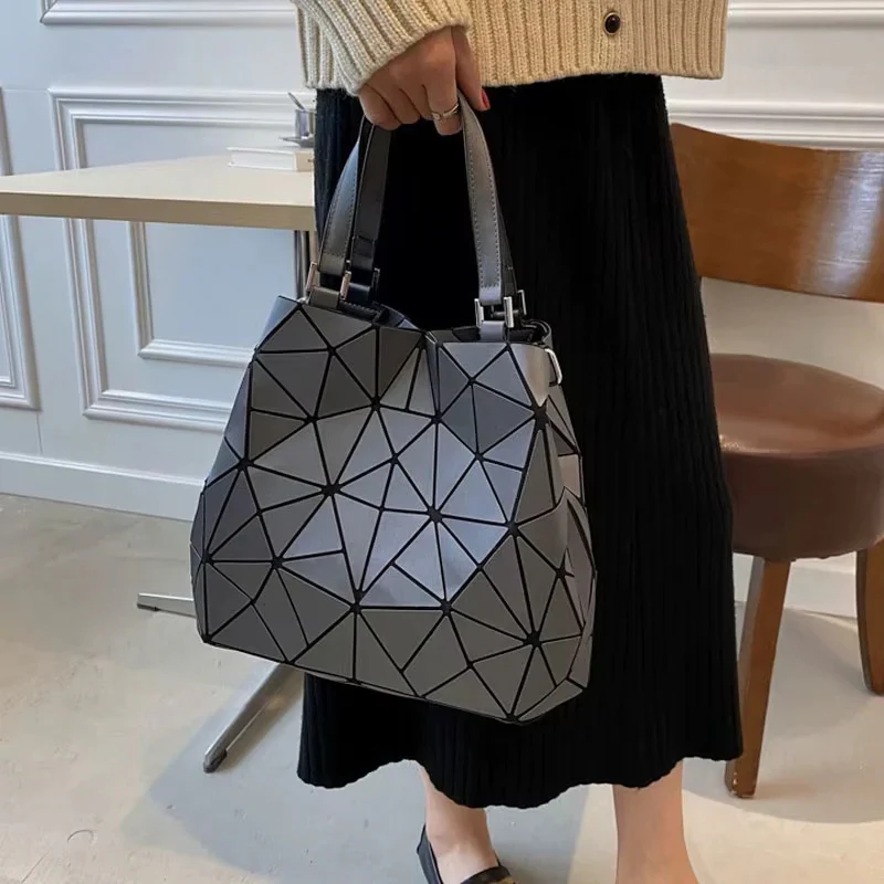 Julia – Large Capacity Shoulder Bag with Geometric Design - Image 5