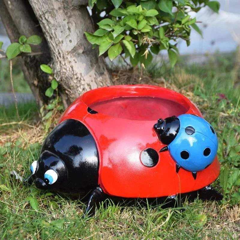 LadyBloom – Outdoor flower pot with ladybug - Image 4
