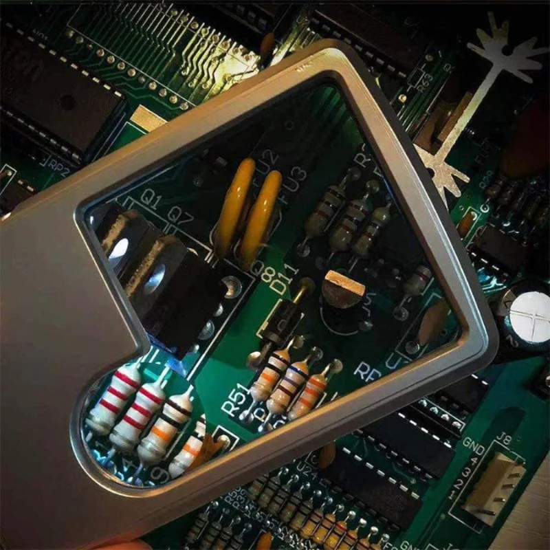 LensGlow – Portable Magnifier with LED Light - Image 3