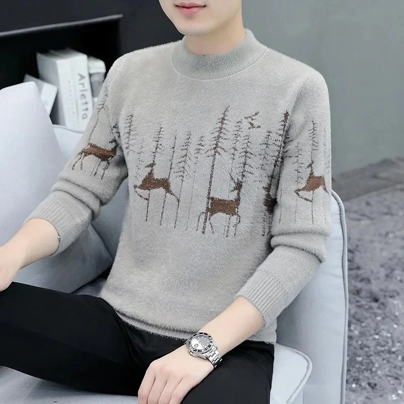 Liam – Men's Round Neck Sweater with Animal Print - Image 3