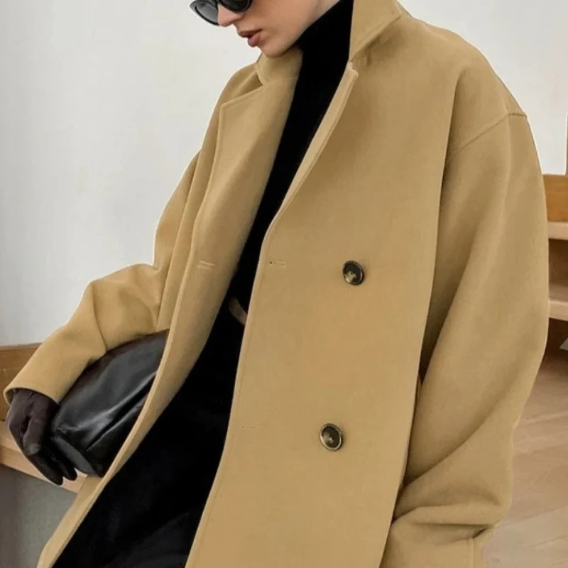 Liana – Long coat with a dropped collar and button closure - Image 2