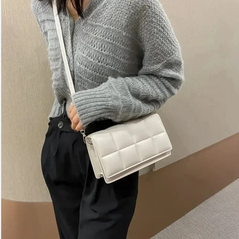 Lily – Women's Cube Bag with Button Closure - Image 6