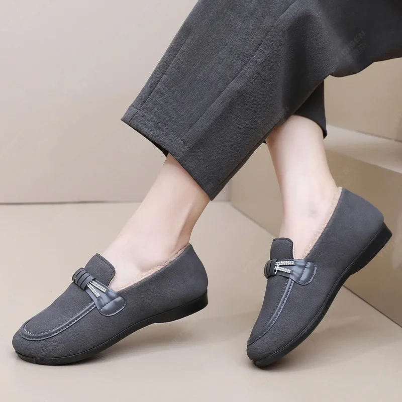 Lily – Round Toe Shoes with Anti-Slip Grip and Fur Design - Image 9