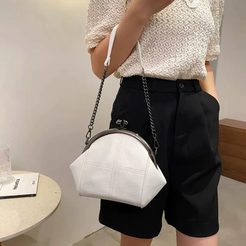 Luisa – Large Capacity Shoulder Bag with Chain Strap - Image 6