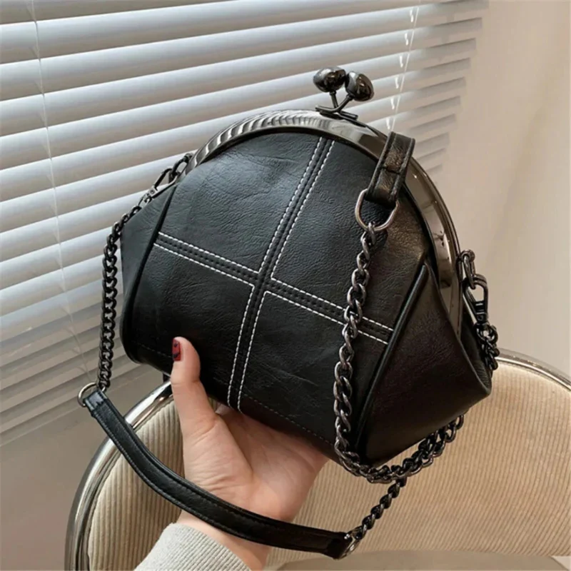 Luisa – Large Capacity Shoulder Bag with Chain Strap - Image 8