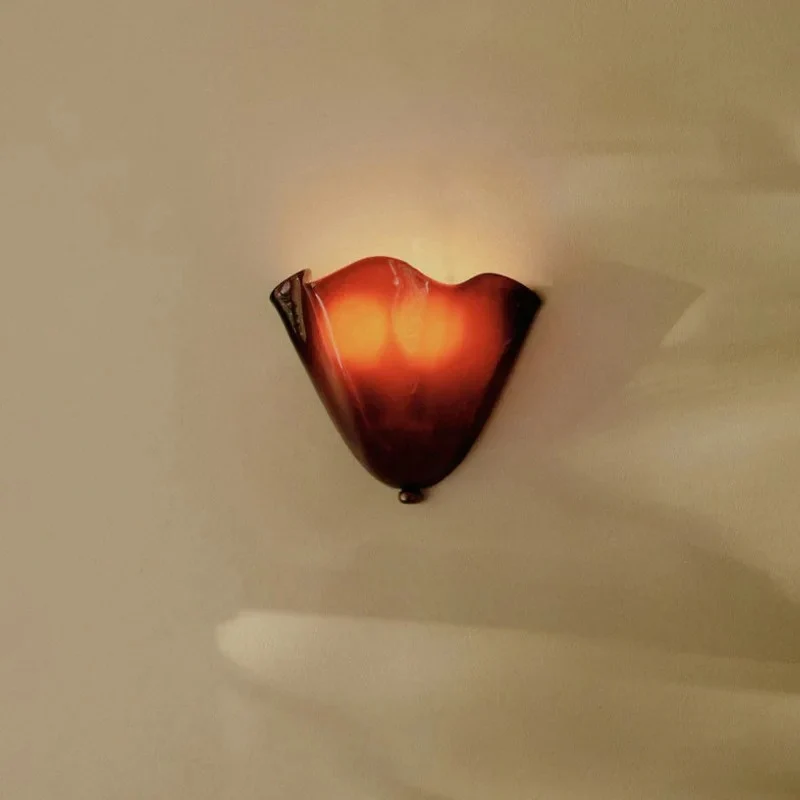 LumaBloom – LED wall lamp with petal design - Image 8