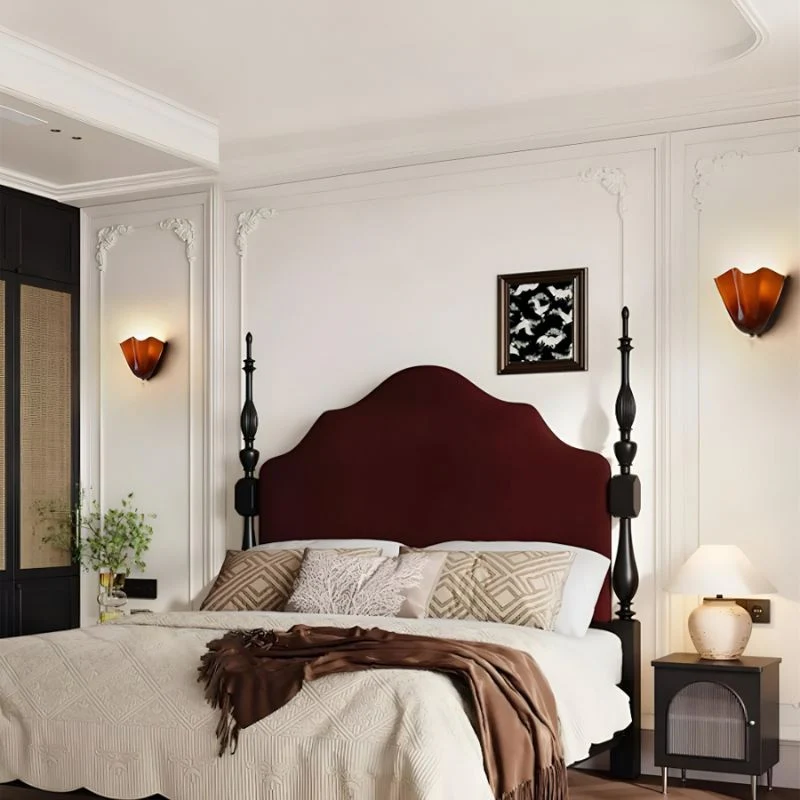 LumaBloom – LED wall lamp with petal design - Image 9