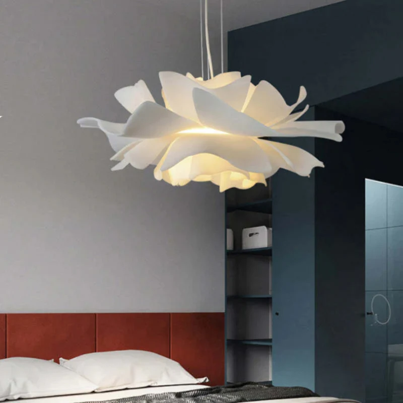 LumaBloom – Ceiling lamp with flower-shaped pendant - Image 3