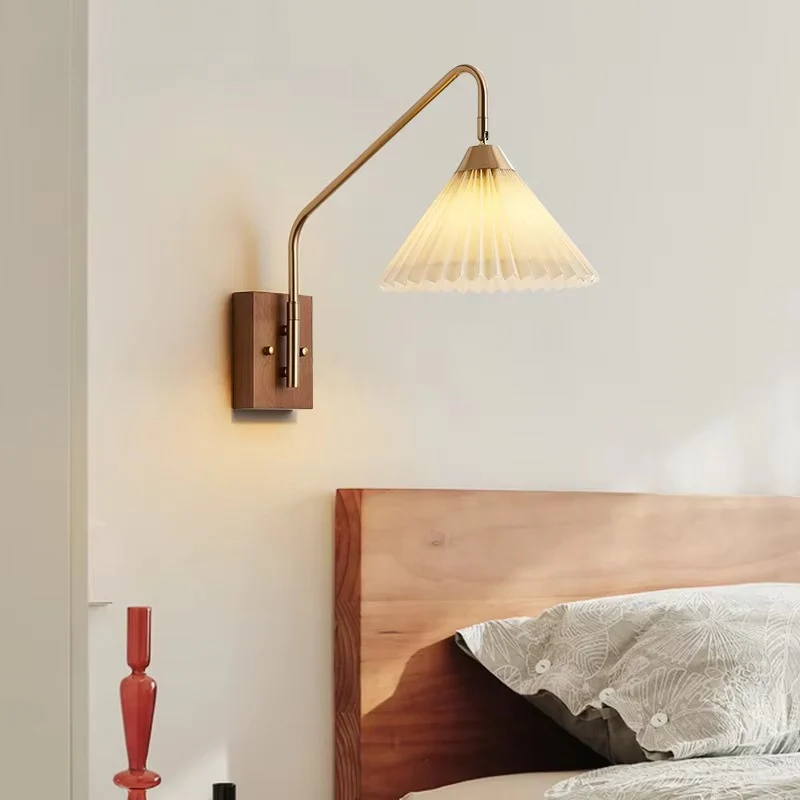 LumaShade – Twisted wall lamp with an umbrella-shaped shade - Image 3