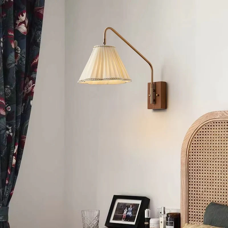 LumaShade – Twisted wall lamp with an umbrella-shaped shade - Image 4