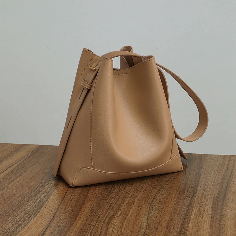 Mia – Women's Shoulder Bag with Adjustable Shoulder Strap - Image 6