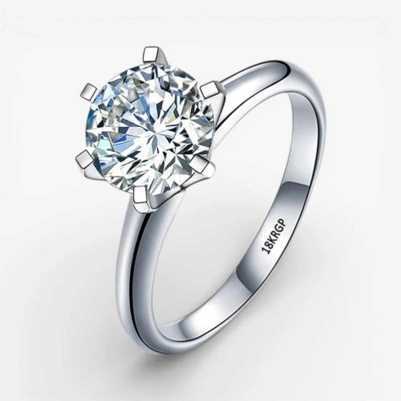 Ring with Diamond-Inspired Design