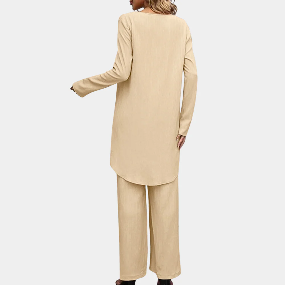 Nienke – Two-piece set with round neck top and wide-leg trousers - Image 4