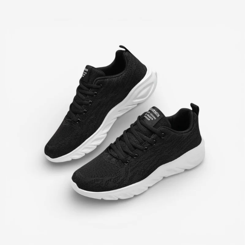 Noah – Sneakers with a breathable open design and anti-slip grip
