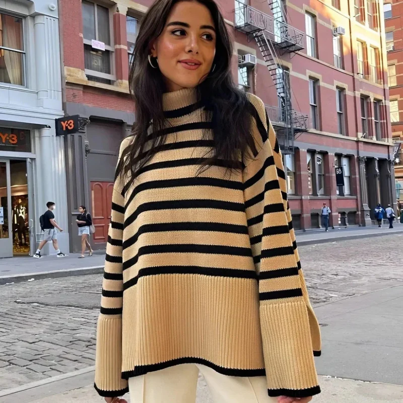 Noor – Oversized Turtleneck Sweater with Print - Image 5