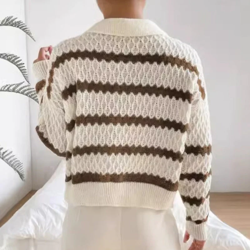 Norah – Long-sleeved sweater with a pullover collar and ribbed cuffs - Image 3