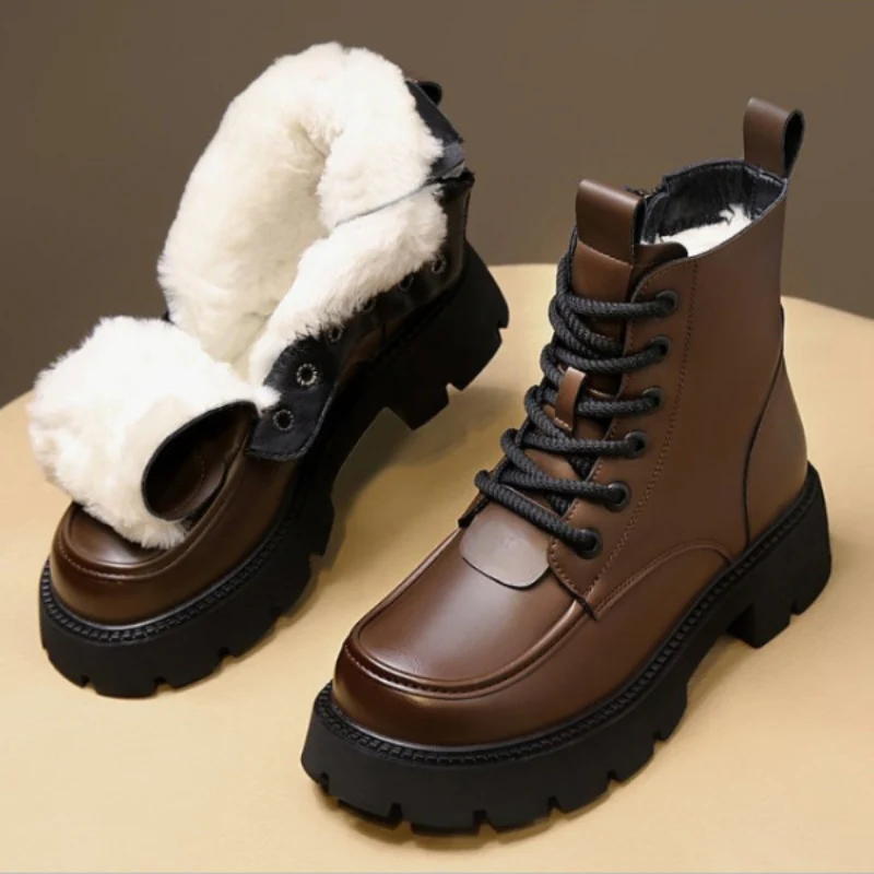 Olivia – Non-slip boots with laces and fur detail - Image 3