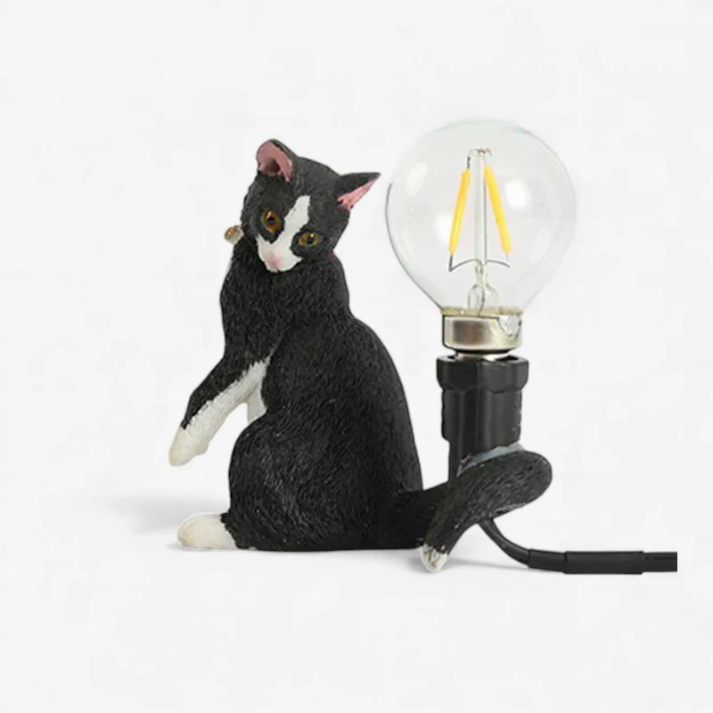PawLumo – Cat figure table lamp with a soft glow - Image 5