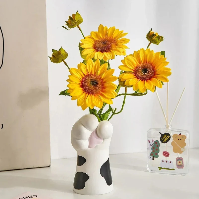 PurrBloom – Flower Vase with Cat Claw Design - Image 3
