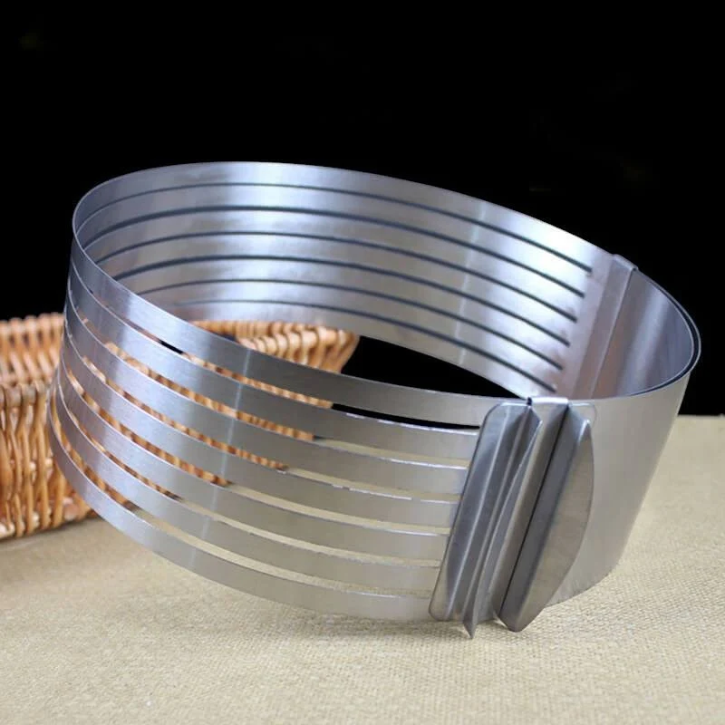 SliceMaster – Cake Cutter with Multiple Cutting Lines for Clean Slices - Image 2