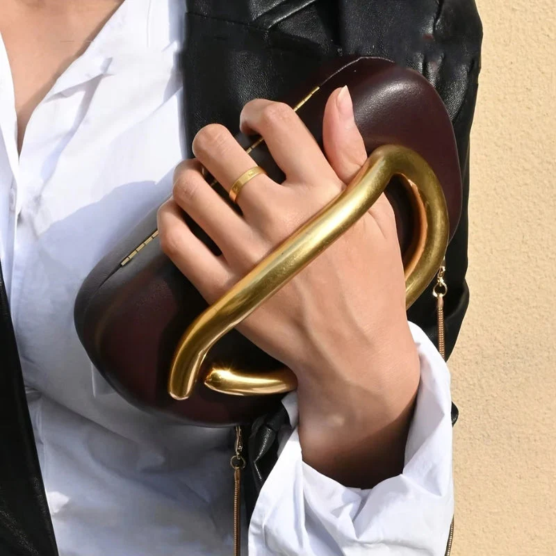Sophia – Handbag with Adjustable Shoulder Strap and Closure - Image 5