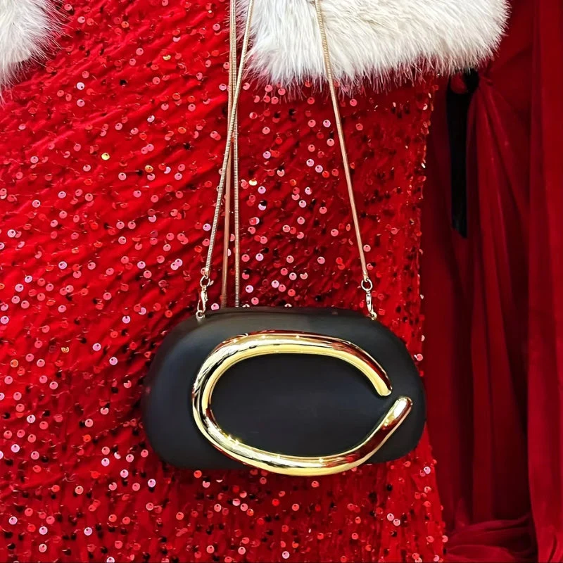 Sophia – Handbag with Adjustable Shoulder Strap and Closure - Image 6