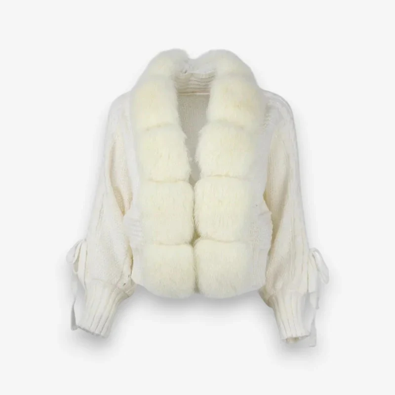 Sophia – Oversized Coat with Long Sleeves and Fur Collar - Image 4