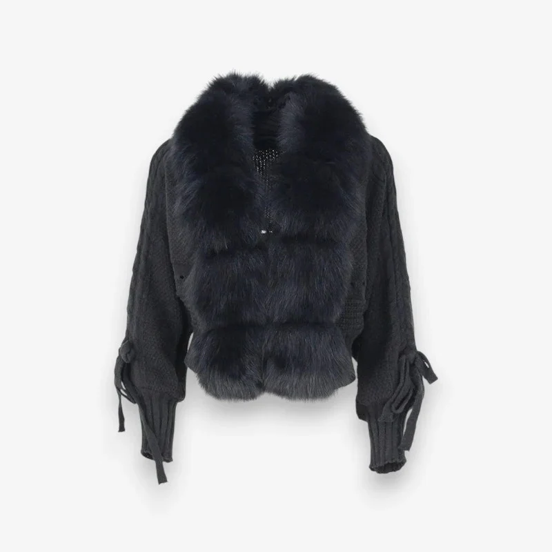 Sophia – Oversized Coat with Long Sleeves and Fur Collar - Image 5