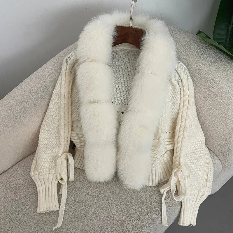 Sophia – Oversized Coat with Long Sleeves and Fur Collar - Image 8