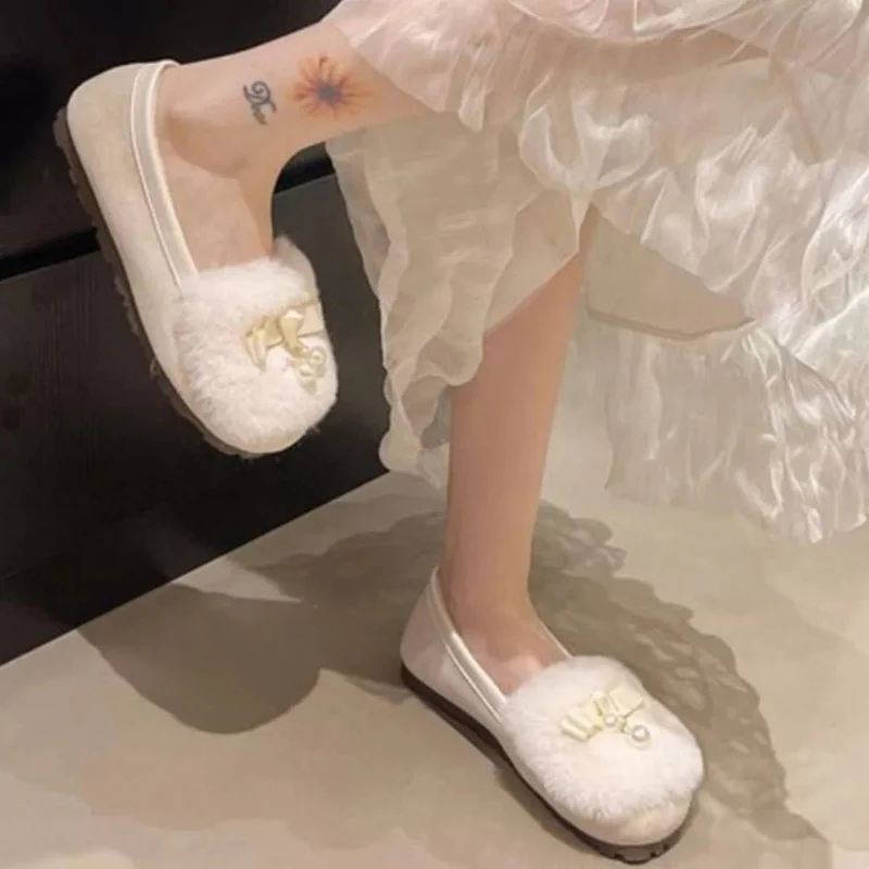 Taylor – Women's Furry Slippers with Round Toe - Image 9