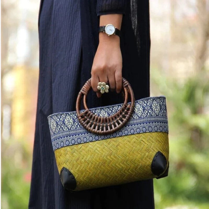 Zoe – Women's Handbag with a Cheerful Pattern and Zip Pocket - Image 10