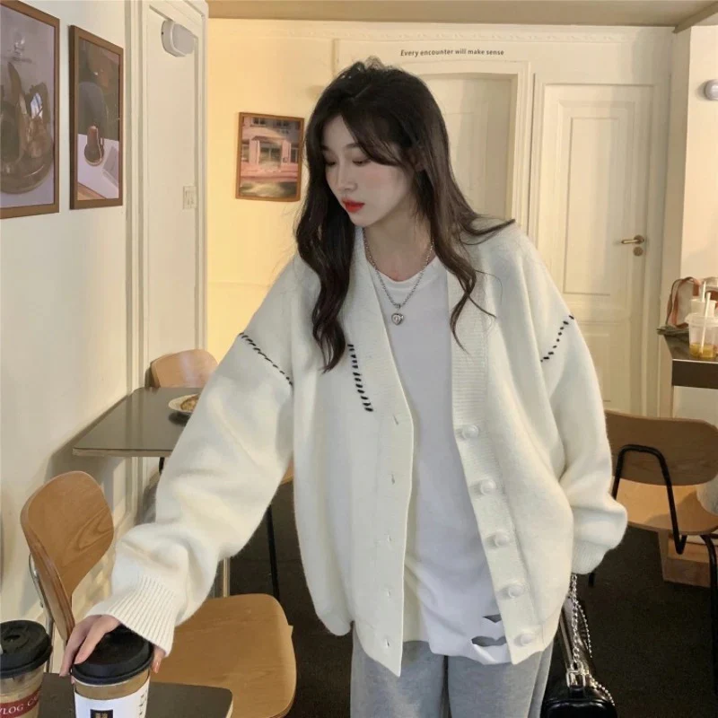 Zoraya – Buttoned V-Neck Cardigan with Long Sleeves - Image 3
